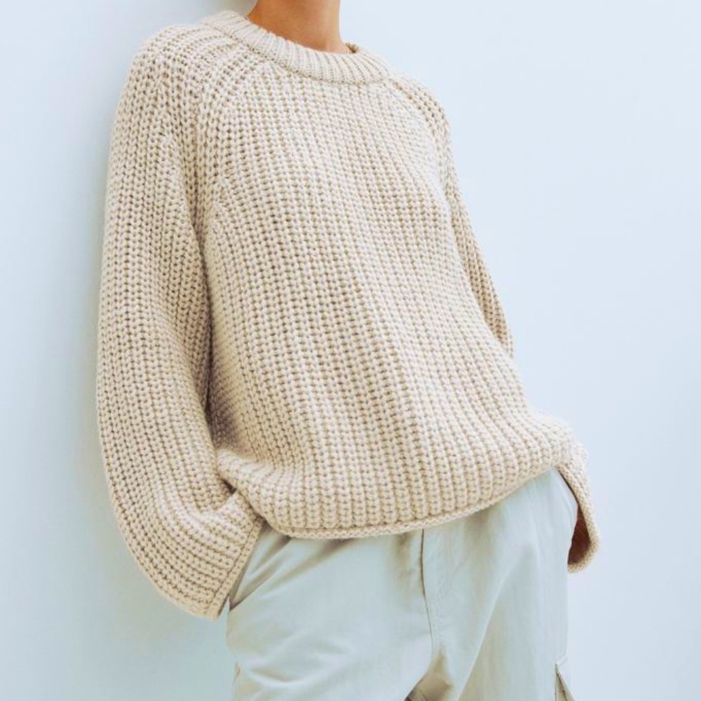 H & M light beige oversized sweater size medium